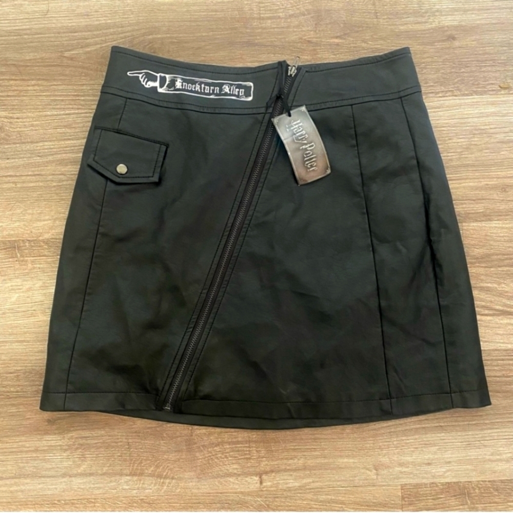 Harry Potter Knockturn Alley Black Faux Leather Skirt Sz Medium New